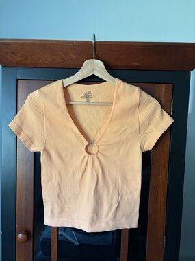 rue21 Peach Ribbed V-Neck Crop Top with Center Ring